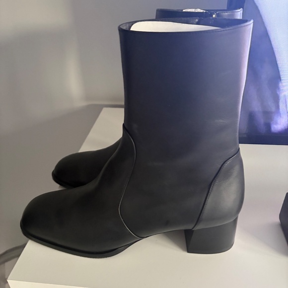 Stuart Weitzman Black Leather Boots - Size 12 - NEW IN BOX - Picture 9 of 9